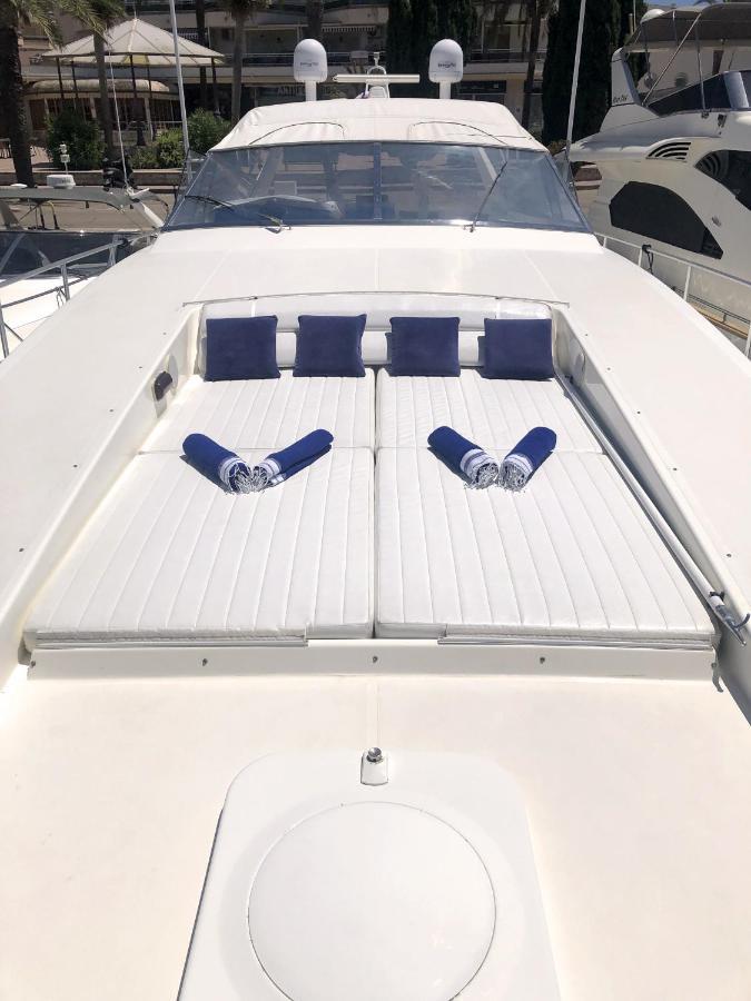 Home Sweet Boat - Chambres D'Hotes Empuriabrava Luaran gambar
